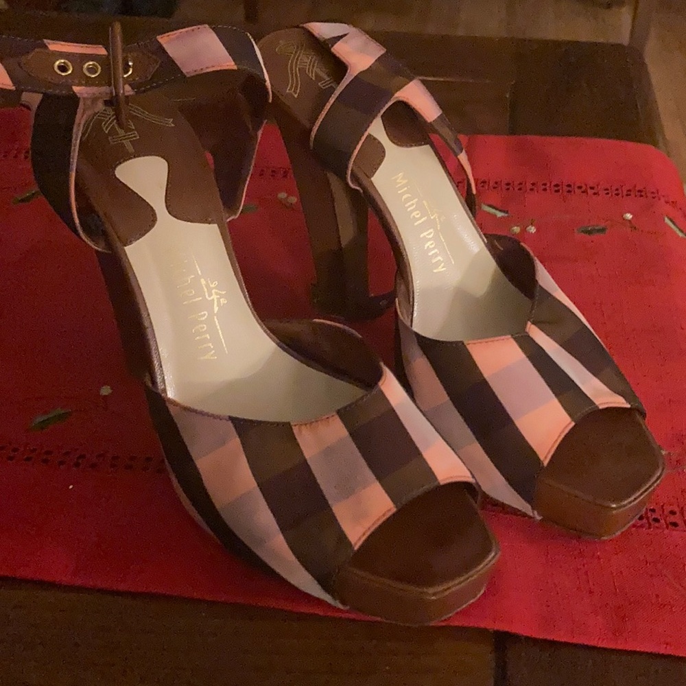 Michel Perry Pumps